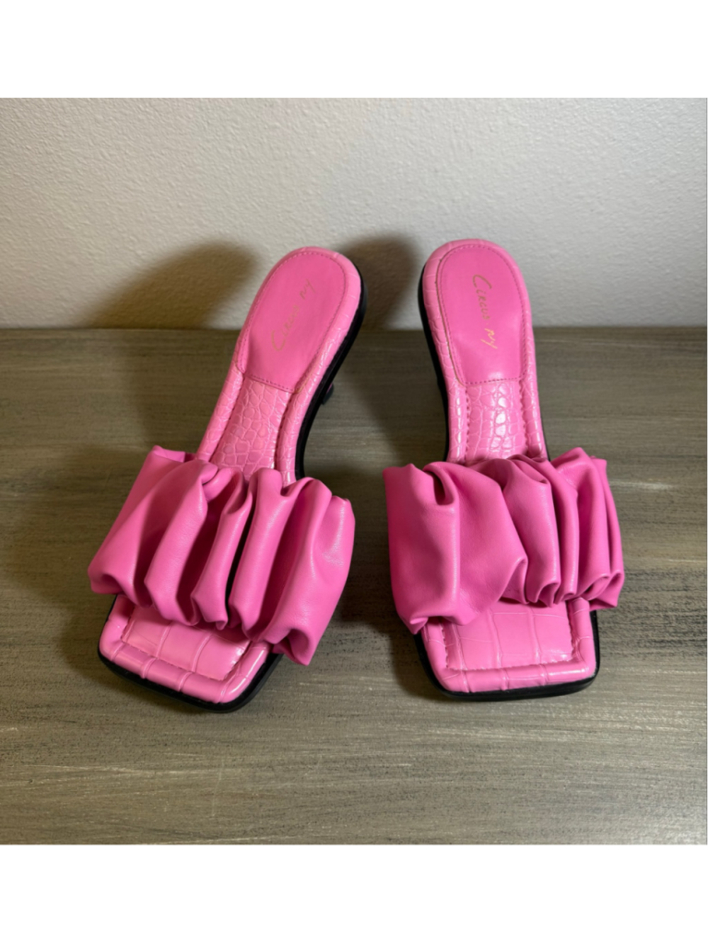 hot pink Circus NY by Sam Edelman Slade sandals ruched upper square toe sz 9